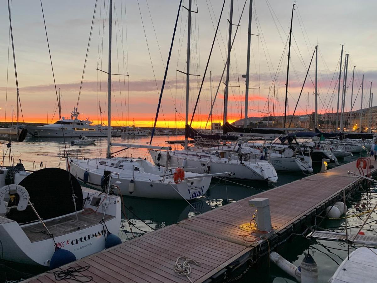 Botel Delphin 4 Odysea It Sanremo