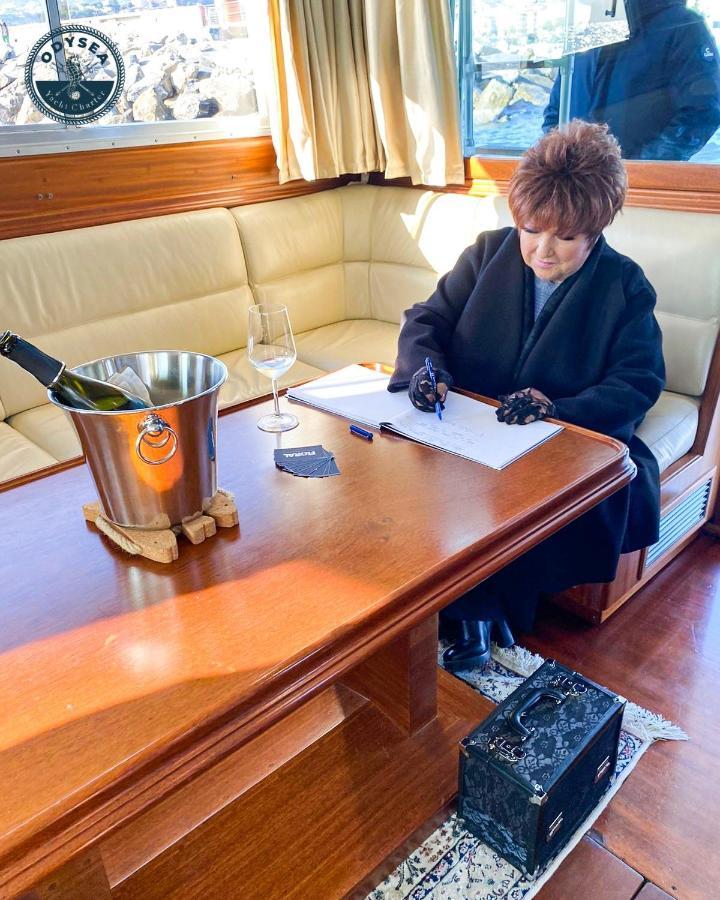Botel Delphin 4 Odysea It